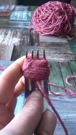 lapin en laine pompon 2.JPG