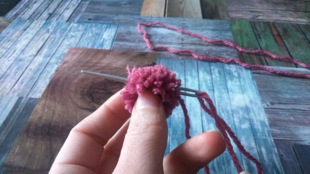 lapin en laine pompon 3.JPG