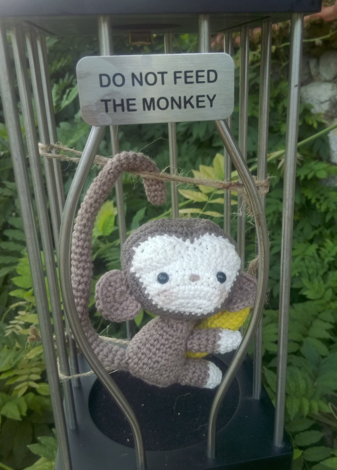 donotfeedthemonkey le bazar de milipuce.jpg